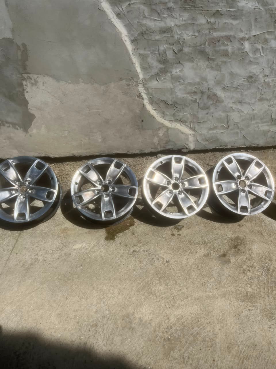 Laserski očišćen metalni proizvod